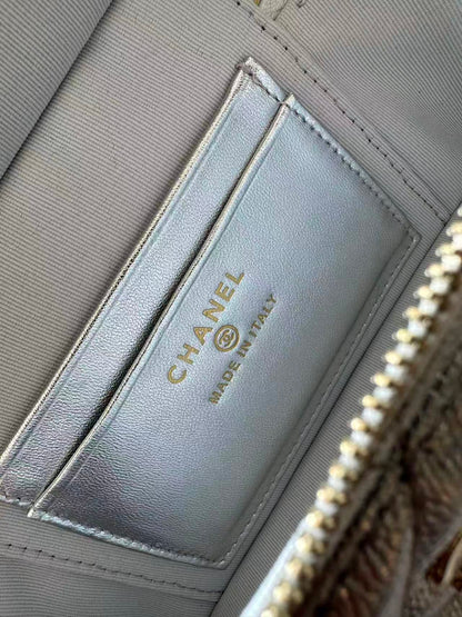 Chanel Caviar Quilted Top Handle Slim Vanity With Chain Black